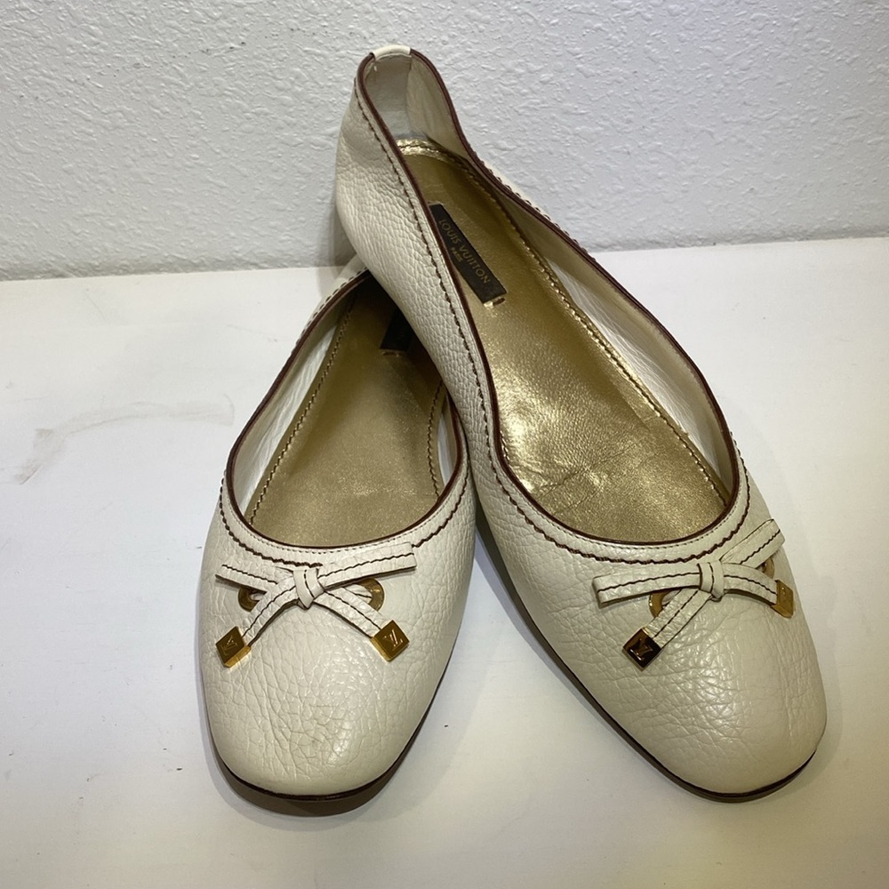 Louis Vuitton Leather Ballet Flats | Size 39 - Picture 16 of 16